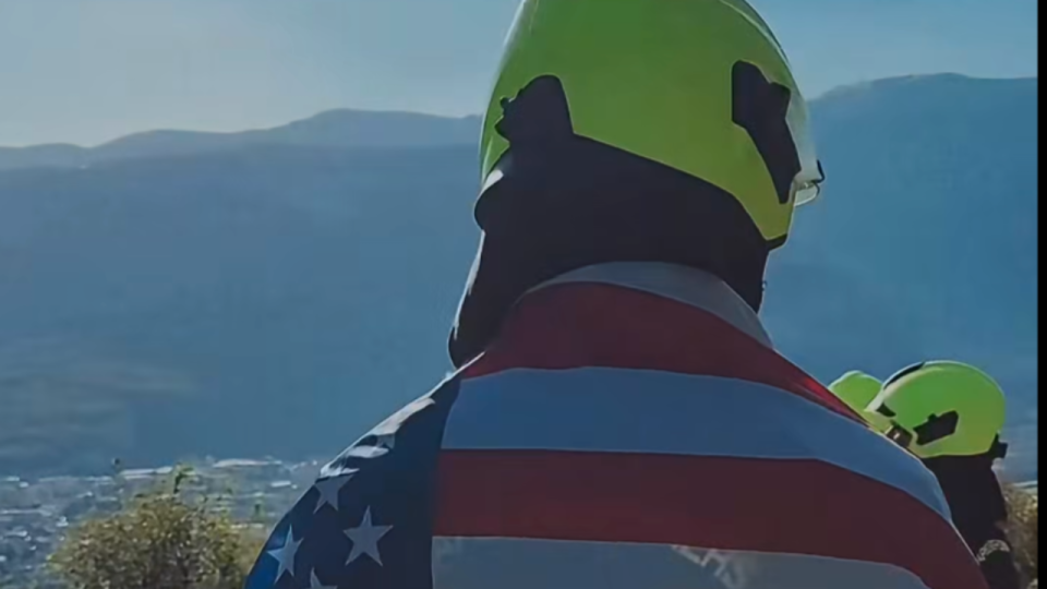 343 fois au sommet de la Bastille, le d&eacute;fi fou des pompiers is&eacute;rois pour le 11 septembre