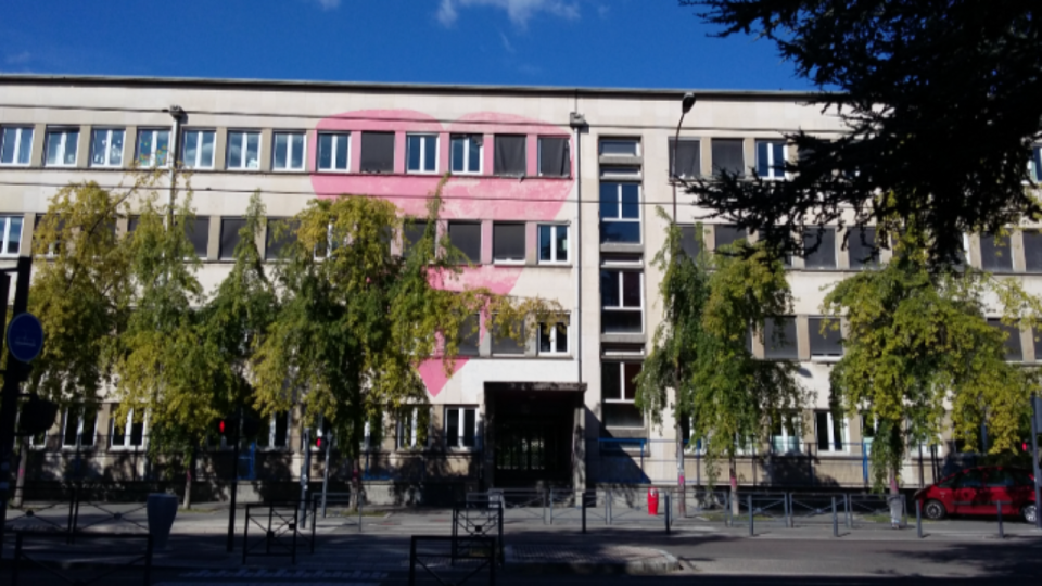 Grenoble : blocus au lyc&eacute;e Emmanuel-Mounier, les &eacute;l&egrave;ves d&eacute;noncent leurs conditions de travail