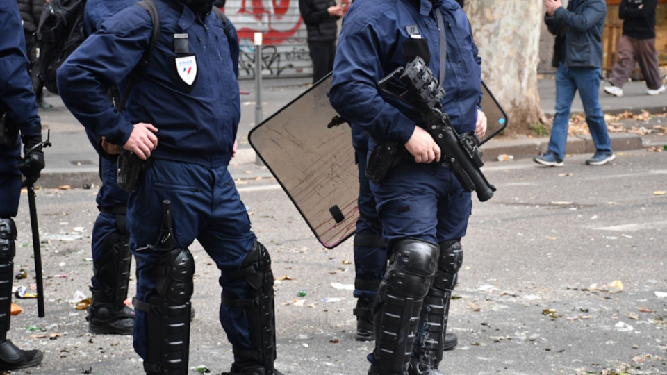 Manifestation du 24 octobre &agrave; Grenoble : 10 000 participants, des violences et un centre-ville d&eacute;sert sous couvre-feu