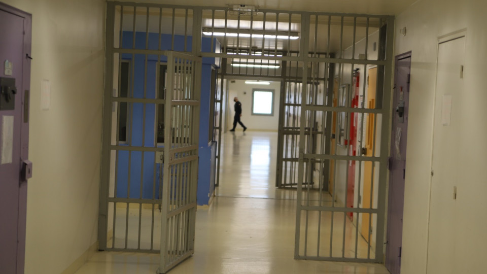 Rats, matelas au sol, cellules insalubres : la justice ordonne des mesures d'urgence &agrave; la prison de Grenoble-Varces