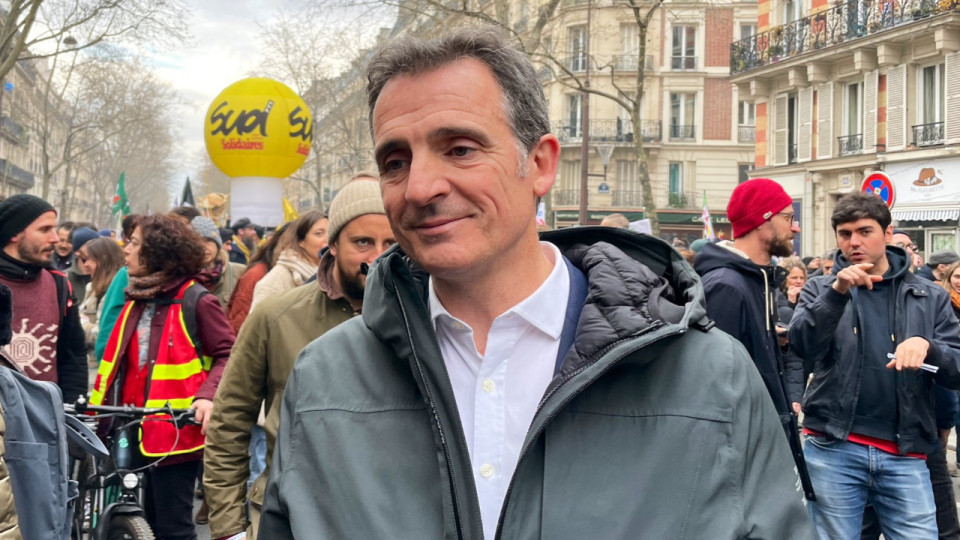 Eric Piolle signe la p&eacute;tition contre la reconduction de CNEWS sur la TNT