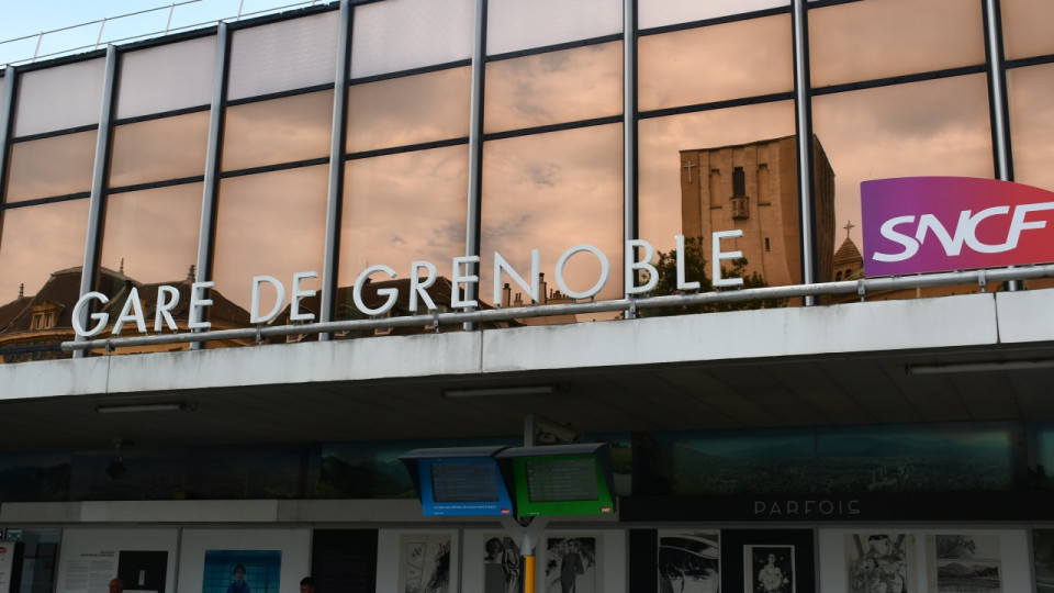 Grenoble : il oublie un sac chez lui et laisse ses valises à la gare, une opération déminage activée