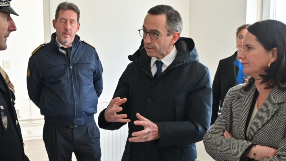 Grenoble&nbsp;: ils d&eacute;ploient une banderole contre Bruno Retailleau, la police les place en garde &agrave; vue