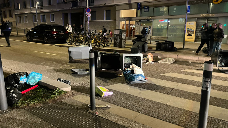 Grenoble : la manifestation nocturne contre le recours au 49.3 dégénère