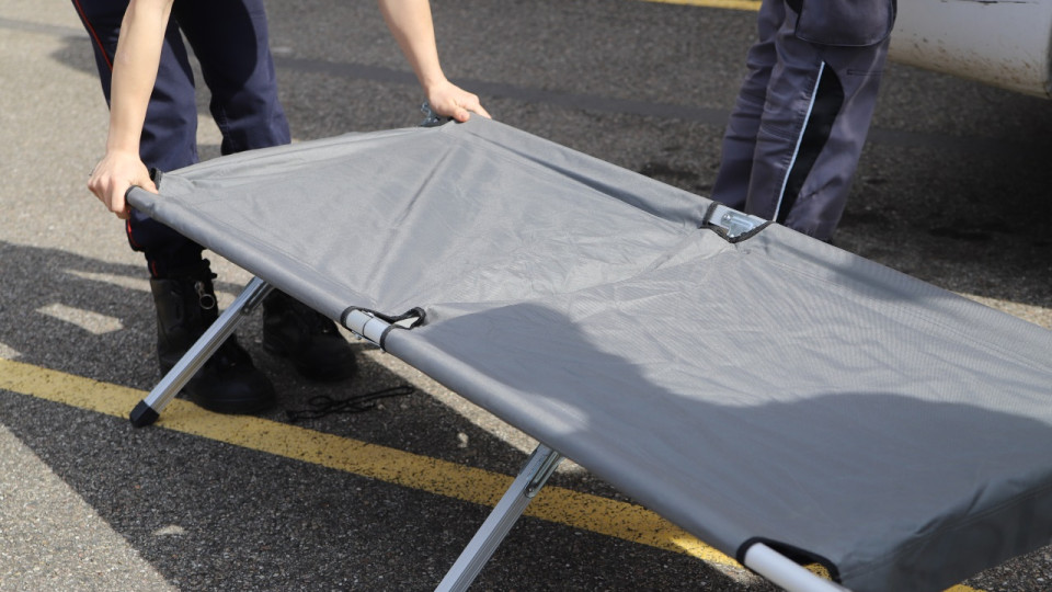 Grenoble : un homme meurt sur la voie publique, aucune blessure constatée Grenoble : un homme meurt sur la voie publique, aucune blessure constatée
