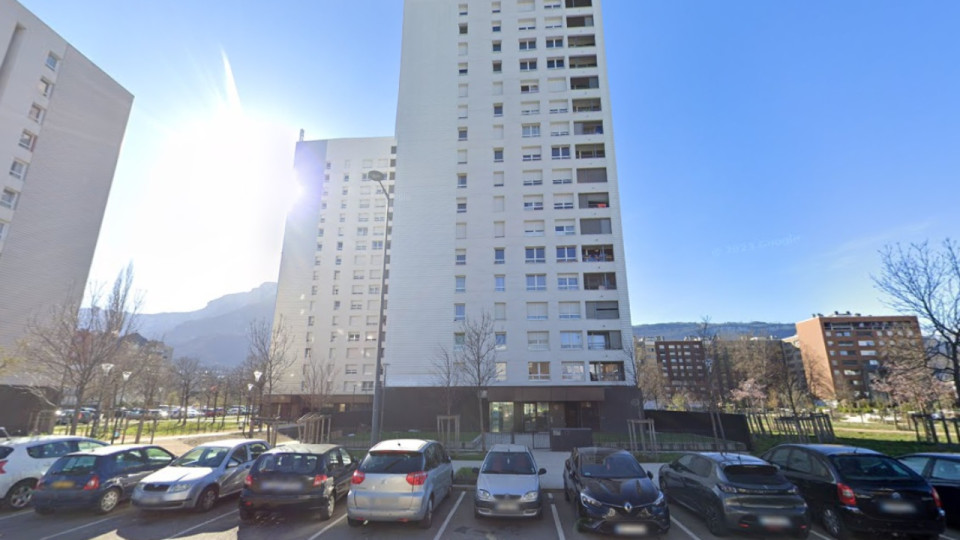 Incendie &agrave; Grenoble : deux riverains hospitalis&eacute;s