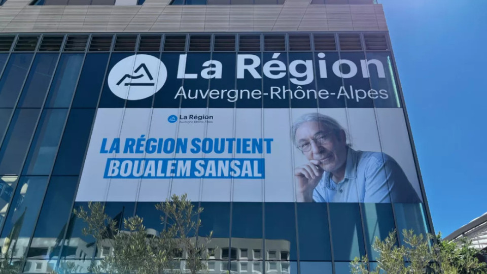 Le portrait de Boualem Sansal sur le siège de la Région dénoncé par Stéphane Gemmani