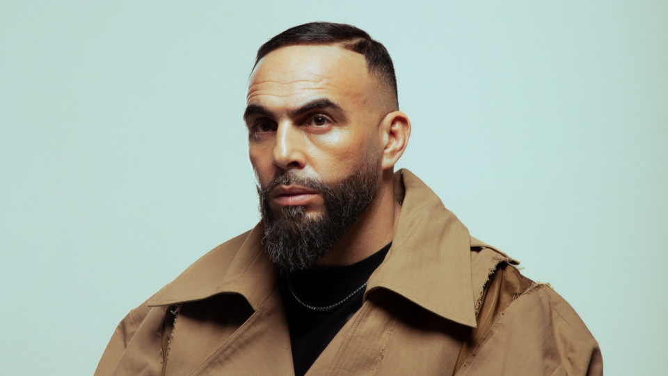 Le rappeur M&eacute;dine attendu pr&egrave;s de Grenoble, le D&eacute;partement de l'Is&egrave;re coupe les subventions du festival Bien l'Bourgeon