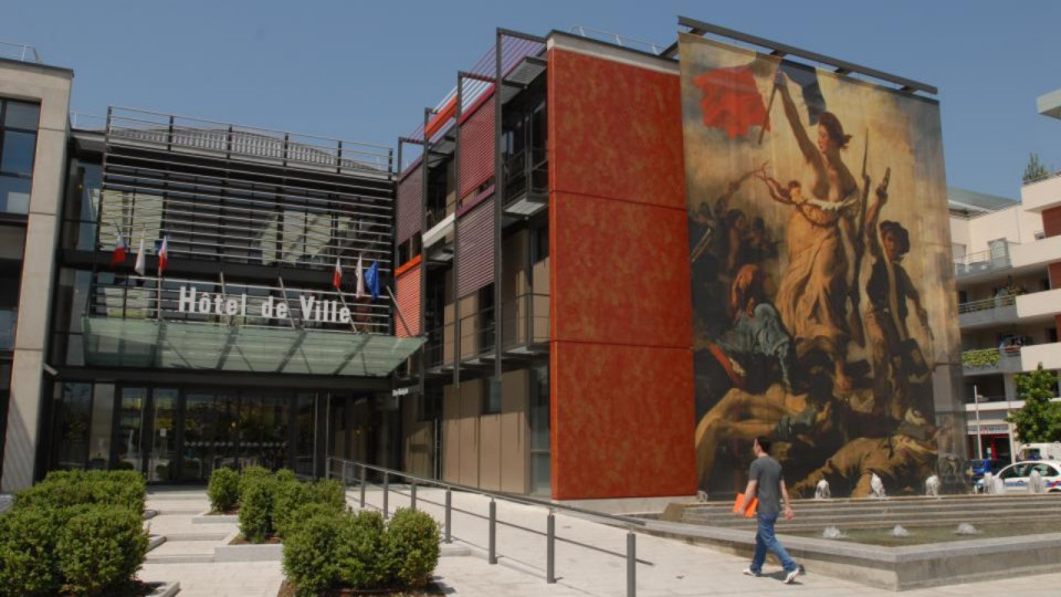 Manif contre la r&eacute;forme des retraites : la mairie d&rsquo;Echirolles restera ferm&eacute;e mardi matin