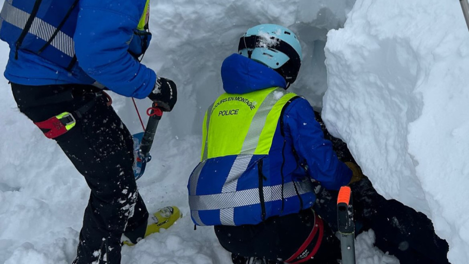 Massif de Belledonne : les secouristes sauvent un skieur de randonn&eacute;e en proie aux avalanches