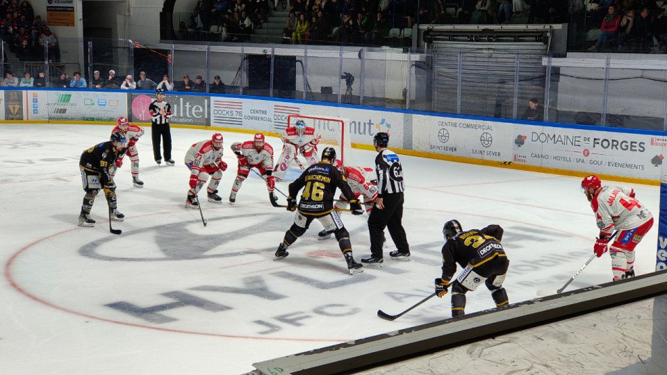 Play-offs : Rouen surprend les Br&ucirc;leurs de Loups dans le match 4 (5-4)