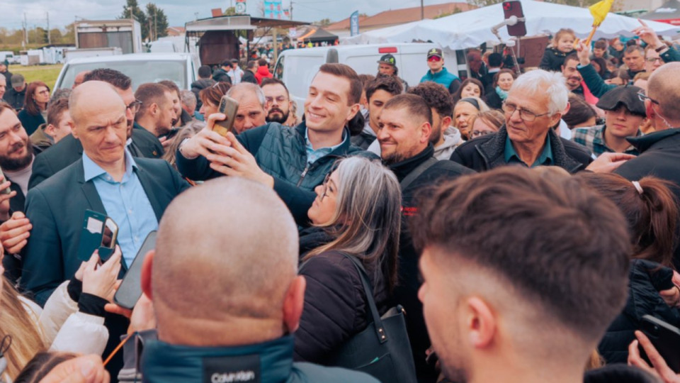 Pr&egrave;s de Grenoble : Jordan Bardella, star de la Foire de Beaucroissant