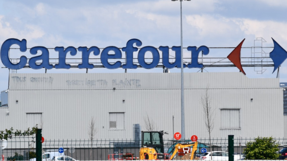 Pr&egrave;s de Grenoble : le Carrefour ferme plus t&ocirc;t pour No&euml;l, les clients en viennent aux mains