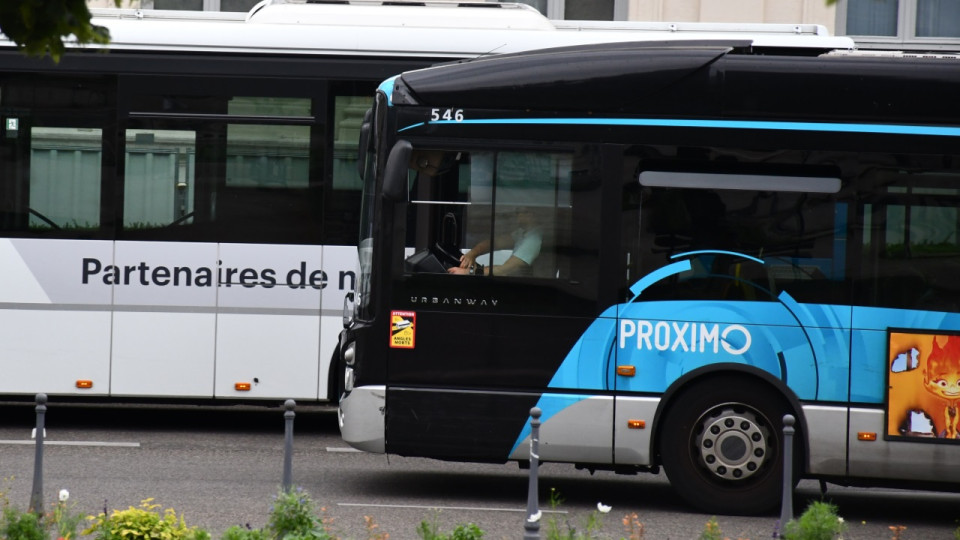 Près de Grenoble : un adolescent dans un état critique après avoir été percuté par un bus
