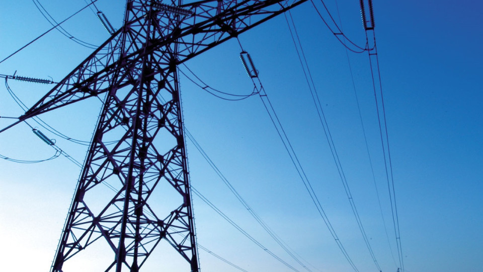 Près de Grenoble : un pylône électrique victime d'un incendie volontaire Près de Grenoble : un pylône électrique victime d'un incendie volontaire